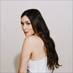 th-olivia-ruiz.jpg th-olivia-ruiz.jpg