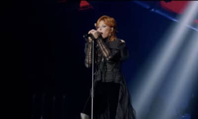 Mylène Farmer part en live