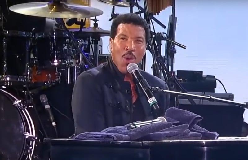 Découvrez la biographie de Lionel Richie