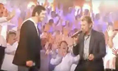 Patrick Fiori et Johnny chantent Je Viendrais te Chercher