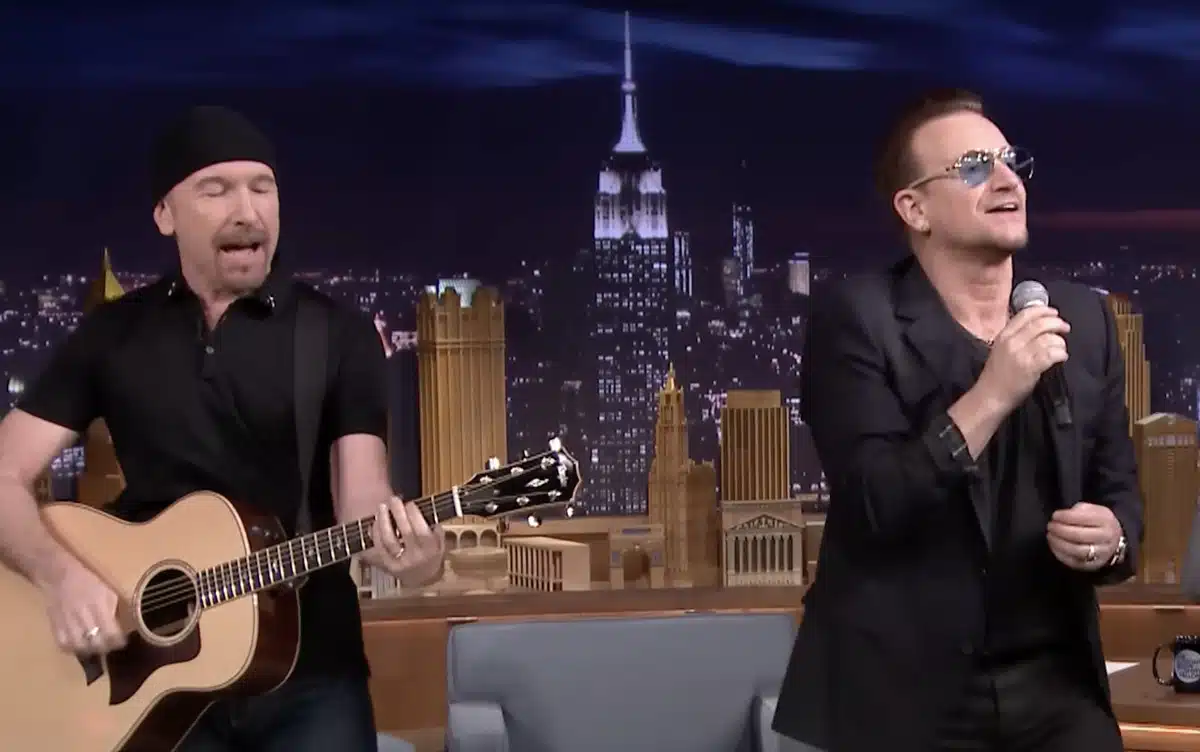 U2 live Grand Journal