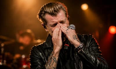 Les 5 premières minutes du concert des Eagles of Death Metal