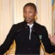 Pharrell Williams décoré par la ministre de la Culture
