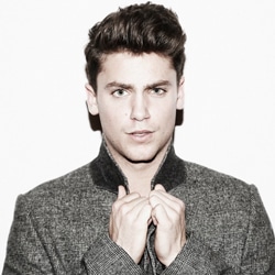 Bastian Baker lance son application iPhone 4