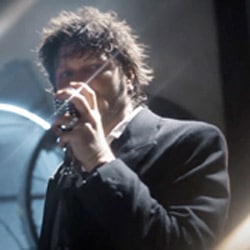 Retour très rock pour Bertrand Cantat 25