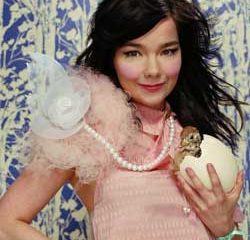 Björk débarque dans les festivals d'été 15