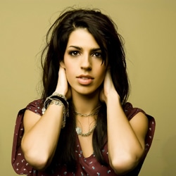 Brooke Fraser de retour avec <i>Brutal Romantic</i> 4