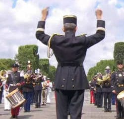 La fanfare de l'armée reprend Daft Punk devant Macron 8