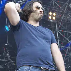 En colère, Saez annule la sortie physique de son album 16