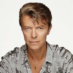 Des milliers de musiciens rendent hommage à David Bowie 11