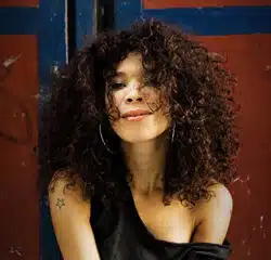 Flavia Coelho est une femme en or 5