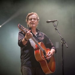 Francis Cabrel apaise la chaleur du Paléo 4