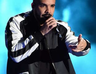 VIDEO : 2 stars du foot se déchaînent au concert de Drake 9