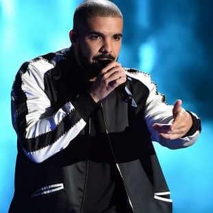 VIDEO : 2 stars du foot se déchaînent au concert de Drake 4