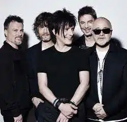 Indochine dévoile le single de <i>La Vie Est Belle</i> 5