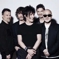 Indochine dévoile le single de <i>La Vie Est Belle</i> 4