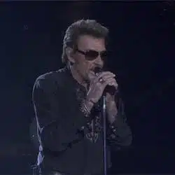 L'hommage émouvant de Johnny aux victimes des attentats 25