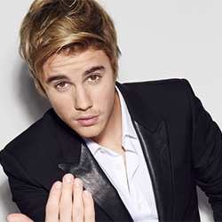 VIDEO : Justin Bieber frappe un fan en plein visage 20