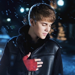 JUSTIN BIEBER Mistletoe 28