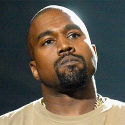Kanye West se fait tailler un costard à la Fashion Week 5