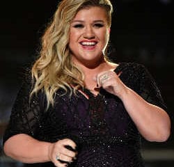 Le cadeau inoubliable de Kelly Clarkson à une fan 8