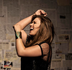 KELLY CLARKSON Stronger 17