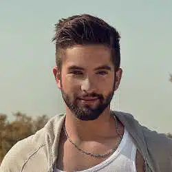 Kendji contrôlé par la police dans un campement illégal 4