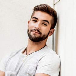 Kendji Girac en concert à l'AccorHotels Arena 7