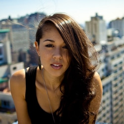 Kinna Grannis est une chanteuse au top