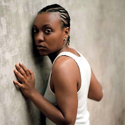 Meshell Ndegeocello débarque en France