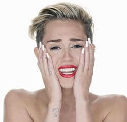 En larmes, Miley Cyrus lance un message à Donald Trump 5
