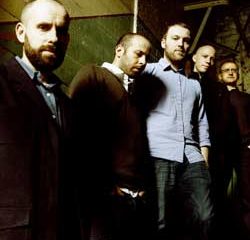 Mogwai jouera l'album <i>Atomic</i> aux Nuits Sonores 5