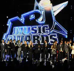 Les NRJ Music Awards récompensent le meilleur fan 11