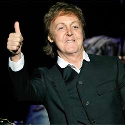 Un couple se fiance durant le concert de Paul McCartney 22