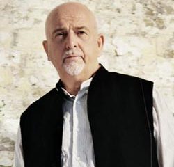 Peter Gabriel dévoile un titre inédit pour Edward Snowden 7