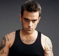 Robbie Williams prêt à représenter la Russie à l'Eurovision 8