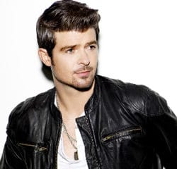 L'album de Robin Thicke sortira le 15 juillet 5