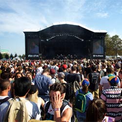 Grosse chaleur et énorme affluence à Rock en Seine 4