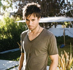 Enrique Iglesias incarne la séduction 14