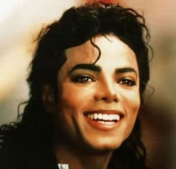 Michael Jackson pris en photo pendant son autopsie 11