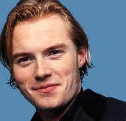 Ronan Keating débarque avec <i>Winter Songs</i> 17