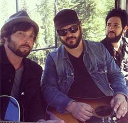 L'album de The Record Company sort le 12 février 2016 20
