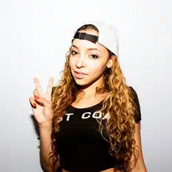 Tinashe sort son premier album : <i>Aquarius</i> 10