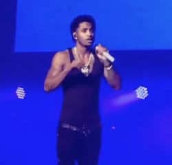 VIDEO : Trey Songz arrêté par les flics en plein concert 5