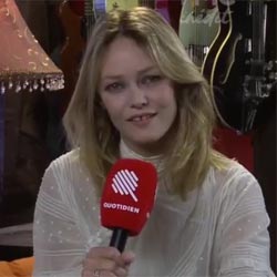 Vanessa Paradis dévoile son numéro de téléphone 7