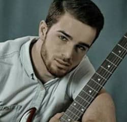 Torturé pour sa sexualité, le chanteur Zelimkhan Bakaev est mort 20