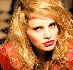 Anna Calvi 15
