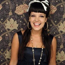 Lily Allen sort un nouveau video clip 13