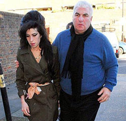 Amy Winehouse : Son père suit ses traces 26