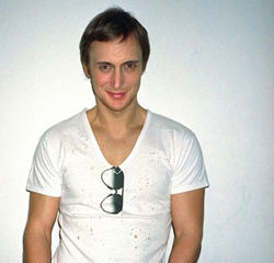 David Guetta <i>Sexy bitch</i> 11